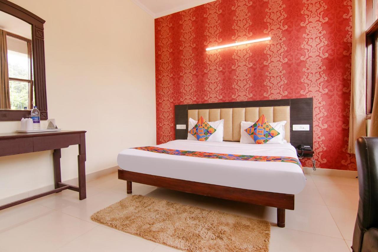 Fabhotel Town Pride Sohana Exterior photo