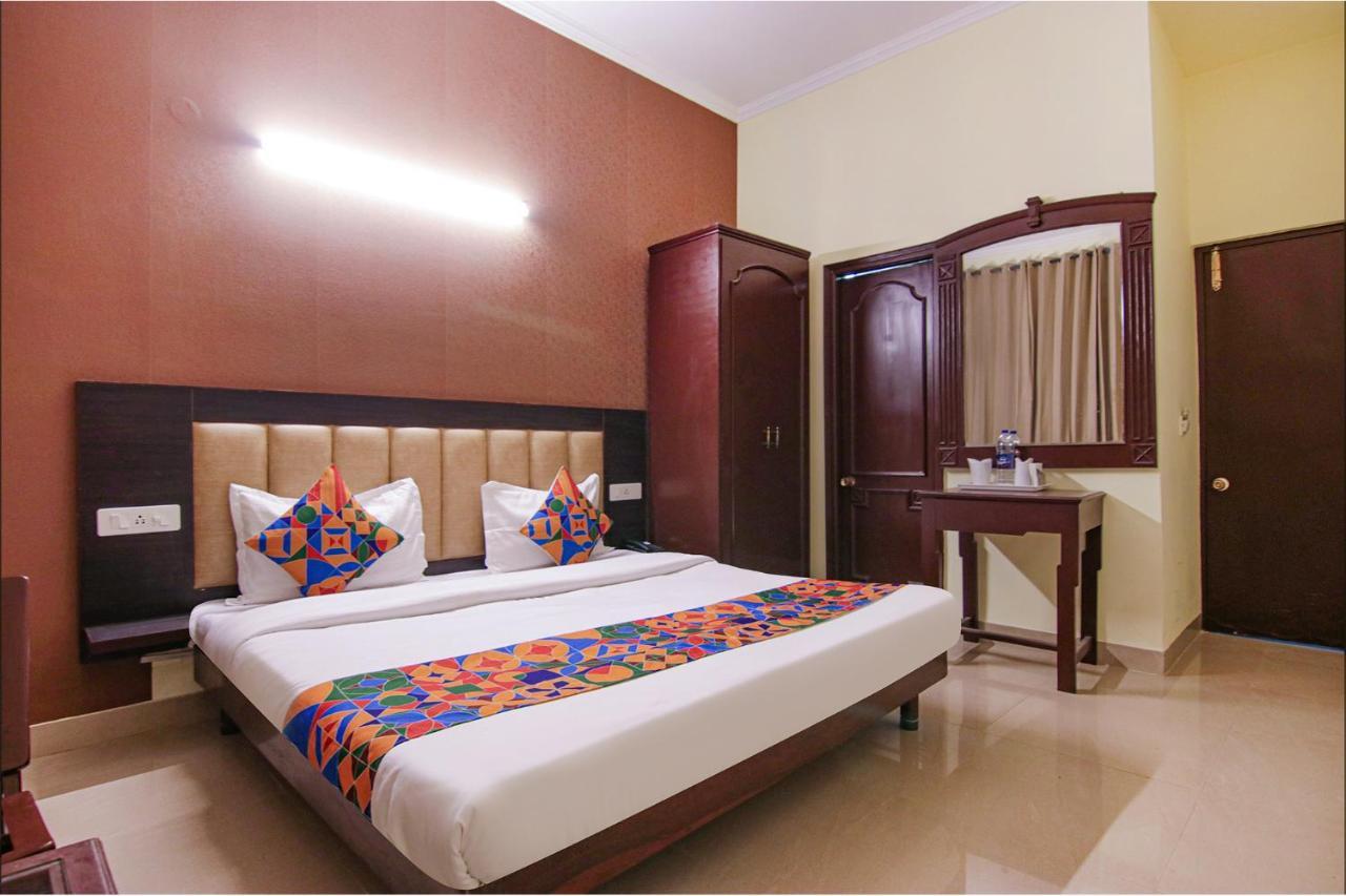 Fabhotel Town Pride Sohana Exterior photo